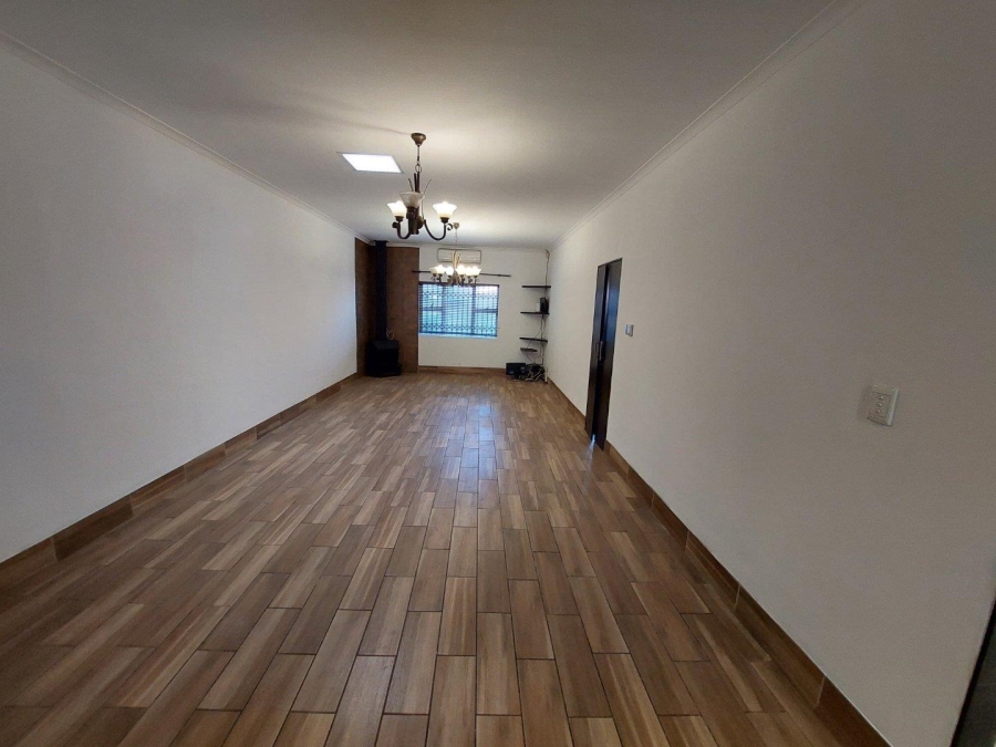 To Let 4 Bedroom Property for Rent in Brackenfell North Western Cape